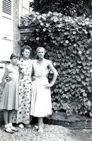 Aout 1952, Monique Laruelle, Simone Laruelle-Van den Eynde et Thérèse Laruelle au Perreux chez Simone